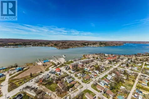 14 Wolfe Street Penetanguishene ON L9M 1B9