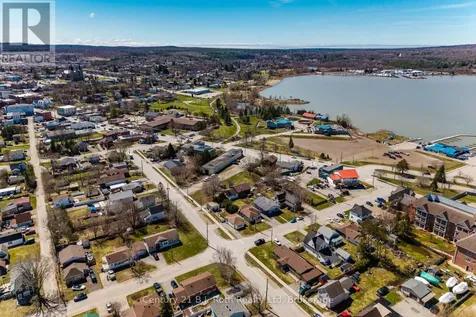 14 Wolfe Street Penetanguishene ON L9M 1B9