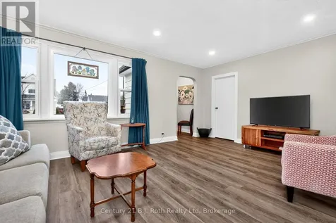 14 Wolfe Street Penetanguishene ON L9M 1B9