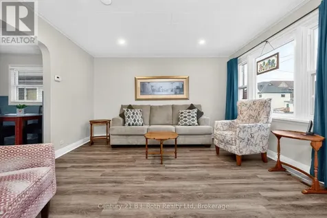 14 Wolfe Street Penetanguishene ON L9M 1B9