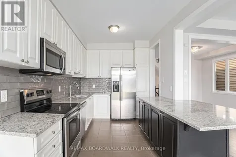 628 Monardia Way Ottawa ON K4A 1C8