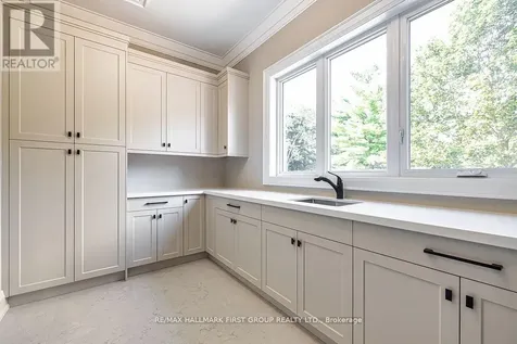 10 Philips Road Whitby ON L1M 1G7
