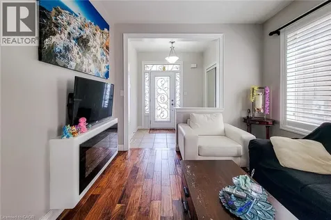128 Montreal Circle Stoney Creek ON L8E 0C8