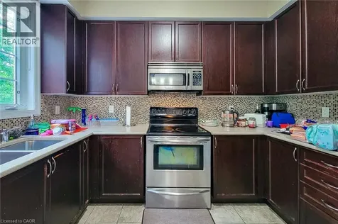 128 Montreal Circle Stoney Creek ON L8E 0C8