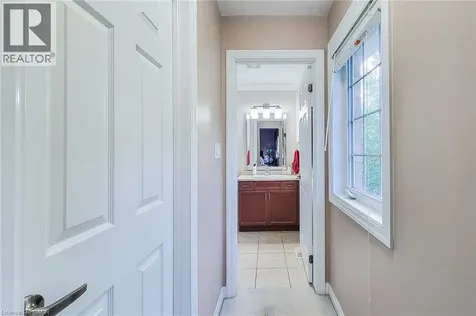 128 Montreal Circle Stoney Creek ON L8E 0C8