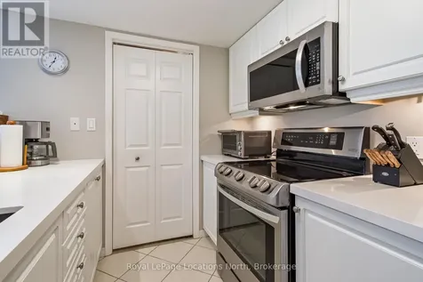 926 Cedar Pointe Court Collingwood ON L9Y 5C7