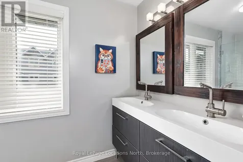 51 Lighthouse Lane West Collingwood ON L9Y 5C8