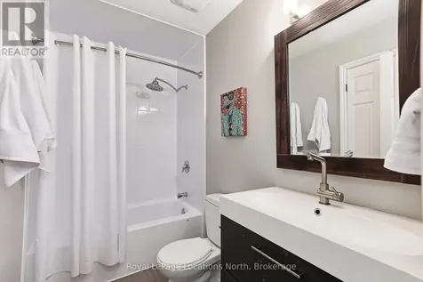 51 Lighthouse Lane West Collingwood ON L9Y 5C8