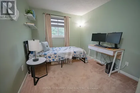 92 Highland Crescent Kitchener ON N2M 5C1