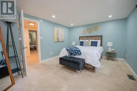 92 Highland Crescent Kitchener ON N2M 5C1