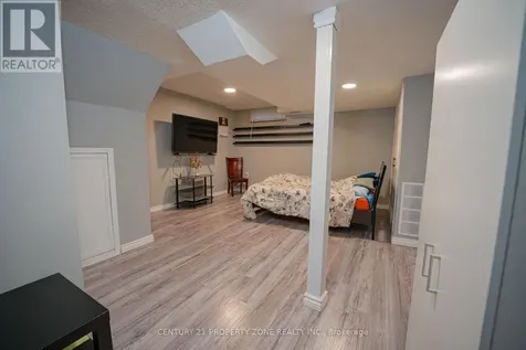 92 Highland Crescent Kitchener ON N2M 5C1