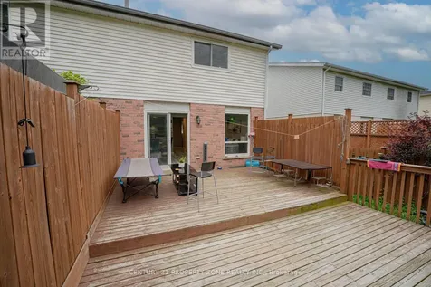 92 Highland Crescent Kitchener ON N2M 5C1