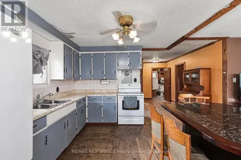 24 Indianola Crescent Wasaga Beach ON L9Z 2W3