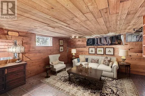 24 Indianola Crescent Wasaga Beach ON L9Z 2W3