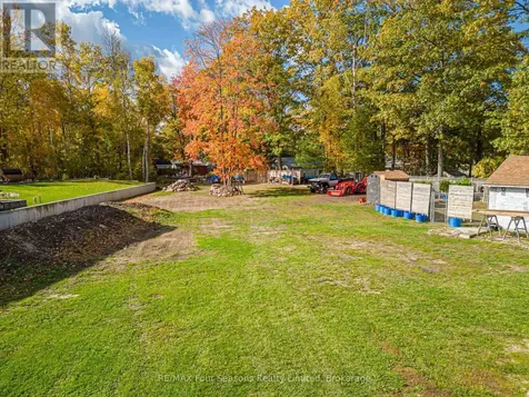 24 Indianola Crescent Wasaga Beach ON L9Z 2W3