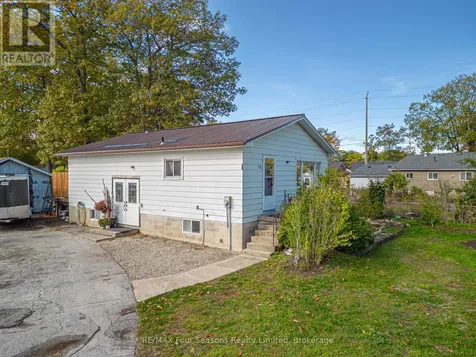 24 Indianola Crescent Wasaga Beach ON L9Z 2W3