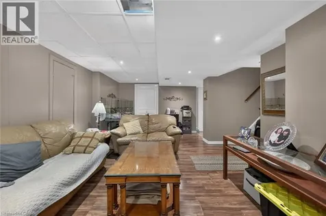 186 Seneca Avenue Hamilton ON L9B 1M2