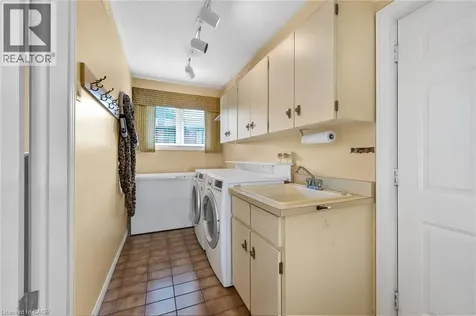 33 Walnut Drive Guelph ON N1E 4B4