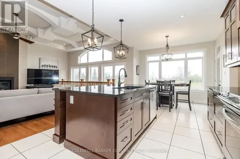 270 West Lake Circle Ottawa ON K0A 1L0