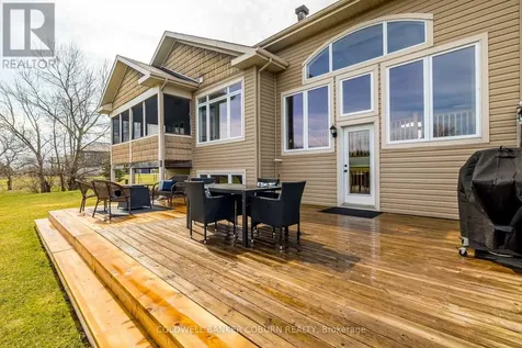 270 West Lake Circle Ottawa ON K0A 1L0