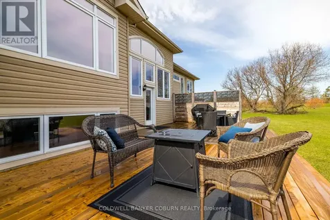 270 West Lake Circle Ottawa ON K0A 1L0
