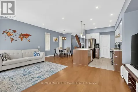 790 Cairn Cres Crescent East Ottawa ON K1W 0P7