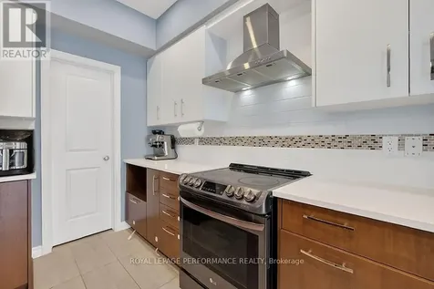 790 Cairn Cres Crescent East Ottawa ON K1W 0P7