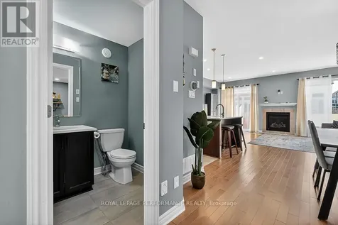 790 Cairn Cres Crescent East Ottawa ON K1W 0P7