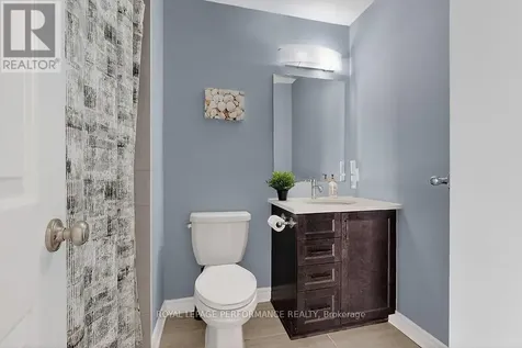 790 Cairn Cres Crescent East Ottawa ON K1W 0P7