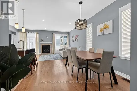 790 Cairn Cres Crescent East Ottawa ON K1W 0P7