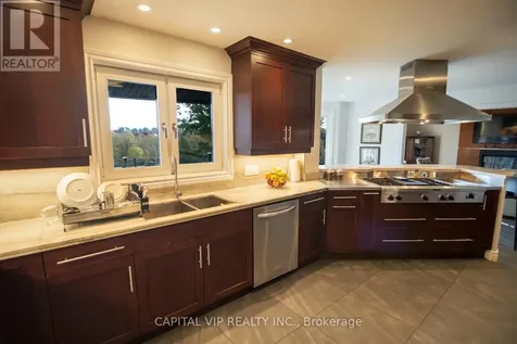 4 Wellsmere Court East Ottawa ON K2E 8C2
