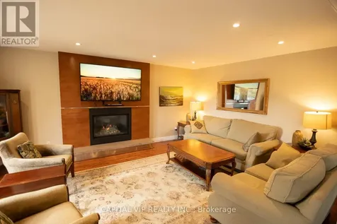 4 Wellsmere Court East Ottawa ON K2E 8C2