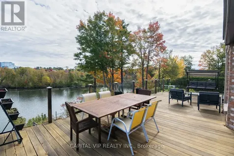 4 Wellsmere Court East Ottawa ON K2E 8C2