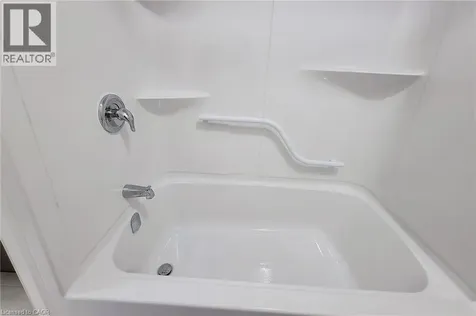 111 Alicia Crescent Thorold ON L2V 0M2