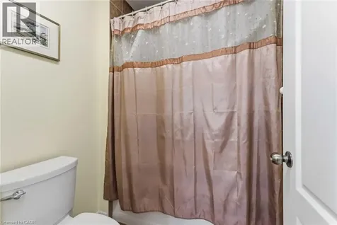 6537 St Michael Avenue Niagara Falls ON L2H 0C6