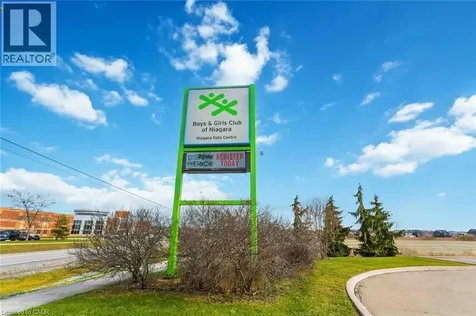 6537 St Michael Avenue Niagara Falls ON L2H 0C6