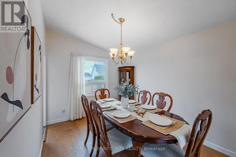 664 Glenhurst Crescent Ottawa ON K1J 7B7