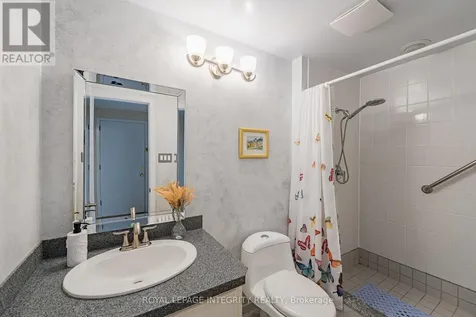 664 Glenhurst Crescent Ottawa ON K1J 7B7