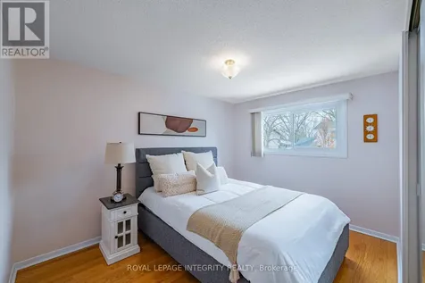 664 Glenhurst Crescent Ottawa ON K1J 7B7