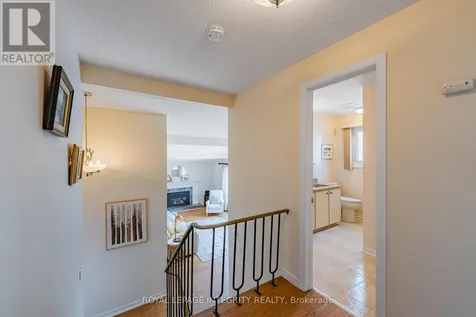 664 Glenhurst Crescent Ottawa ON K1J 7B7