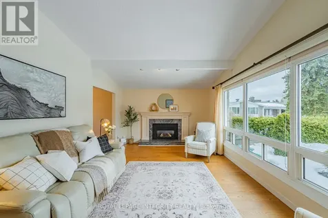 664 Glenhurst Crescent Ottawa ON K1J 7B7