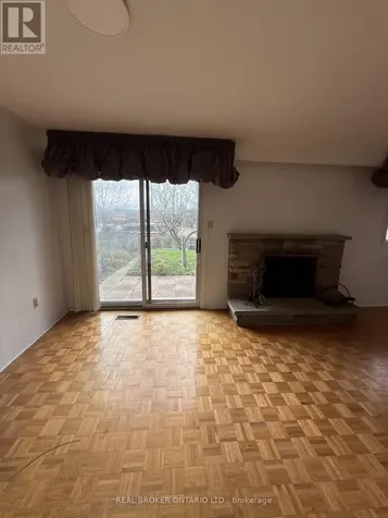 214 Fairglen Avenue Toronto (l'amoreaux) ON M1W 1B1