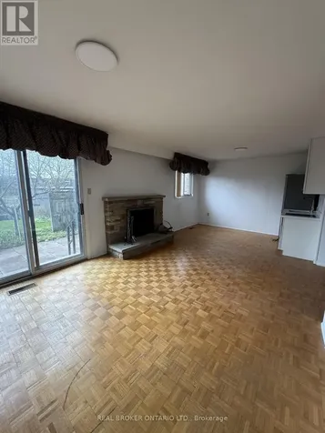 214 Fairglen Avenue Toronto (l'amoreaux) ON M1W 1B1