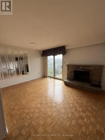 214 Fairglen Avenue Toronto (l'amoreaux) ON M1W 1B1