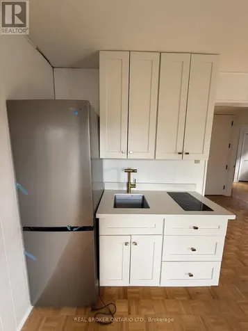 214 Fairglen Avenue Toronto (l'amoreaux) ON M1W 1B1