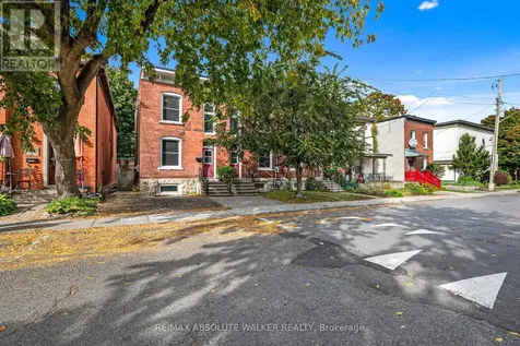 141 Primrose Avenue Ottawa ON K1R 6M4