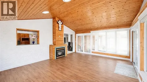 4585 Howard Avenue Windsor ON N9G 1P6