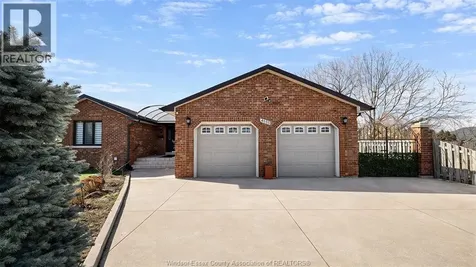 4585 Howard Avenue Windsor ON N9G 1P6