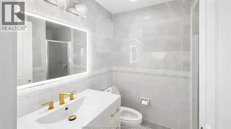 4585 Howard Avenue Windsor ON N9G 1P6
