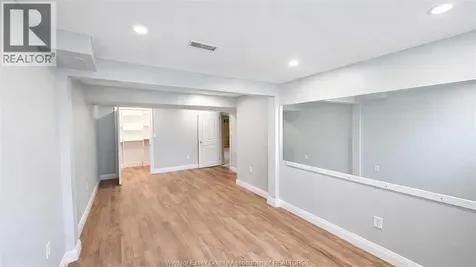 4585 Howard Avenue Windsor ON N9G 1P6